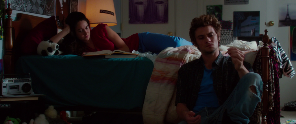 Kat Connor (Shailene Woodley) and stoner boyfriend Phil (Shiloh Fernandez) hang out in White Bird in a Blizzard.